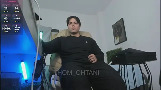 Snapshot of Thom_Ohtani chatting on May 20, 2026, 11:33 pm Thom Ohtani online show from May 20, 2026, 11:33 pm