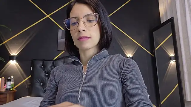 amabel zambrano online show from October 12, 2025, 12:37 pm