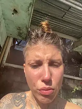 Snapshot of Izy_cute_ chatting on January 29, 2025, 8:56 pm Izy cute online show from January 29, 2025, 8:56 pm