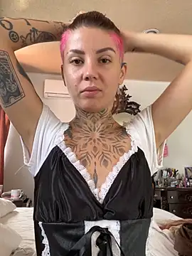 Snapshot of Izy_cute_ chatting on November 13, 2025, 4:39 pm Izy cute online show from November 13, 2025, 4:39 pm