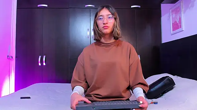 Snapshot of irirs_rouse chatting on January 25, 2025, 11:13 am irirs rouse online show from January 25, 2025, 11:13 am