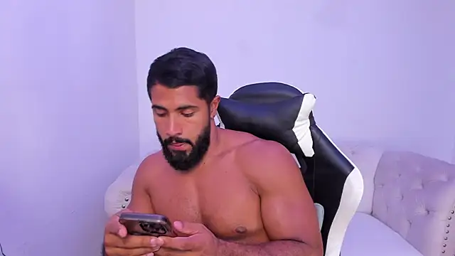 Santiago huntt online show from November 24, 2025, 9:14 pm