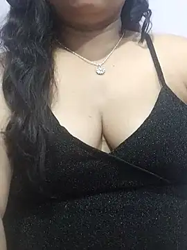 Snapshot of BigAssSarah chatting on February 15, 2025, 12:54 pm BigAssSarah online show from February 15, 2025, 12:54 pm