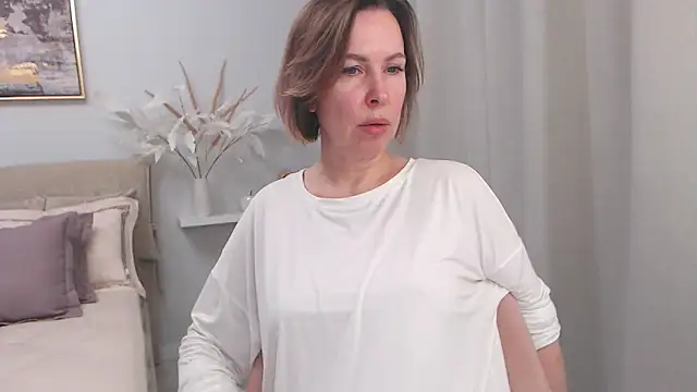 AnnyUBright online show from March 27, 2026, 1:55 pm