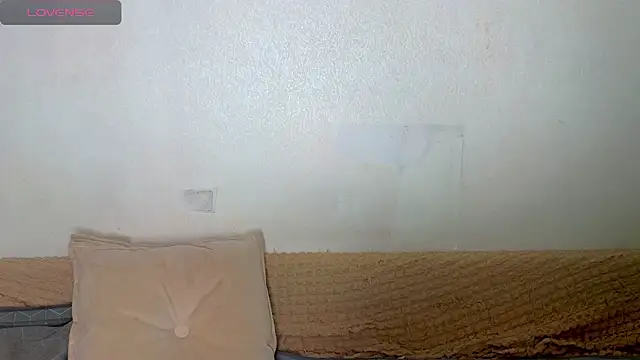 Snapshot of emilytrays chatting on February 27, 2026, 7:30 am emilytrays online show from February 27, 2026, 7:30 am