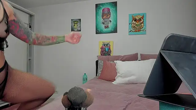 NNNoire online show from April 1, 2026, 5:52 am