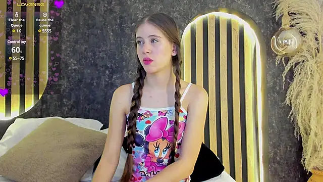 Snapshot of sara__jones_gh chatting on February 1, 2025, 7:23 pm sara jones gh online show from February 1, 2025, 7:23 pm