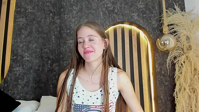 Snapshot of sara__jones_gh chatting on February 3, 2025, 10:21 pm sara jones gh online show from February 3, 2025, 10:21 pm