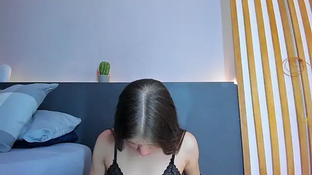 Snapshot of sara__jones_gh chatting on September 18, 2025, 11:45 am sara jones gh online show from September 18, 2025, 11:45 am