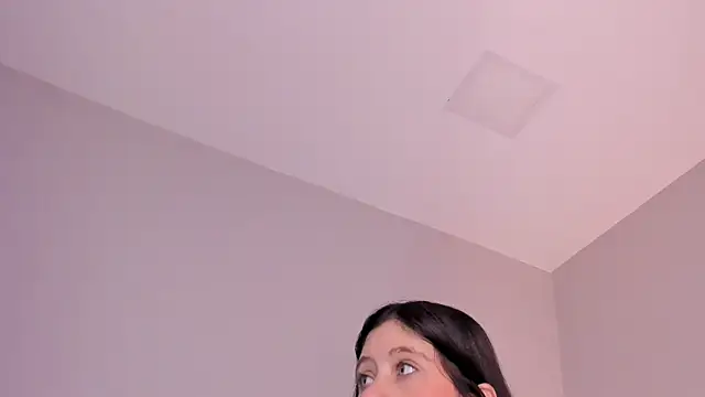 Snapshot of sara__jones_gh chatting on November 25, 2025, 11:43 am sara jones gh online show from November 25, 2025, 11:43 am