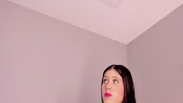 Snapshot of sara__jones_gh chatting on December 3, 2025, 5:00 pm sara jones gh online show from December 3, 2025, 5:00 pm