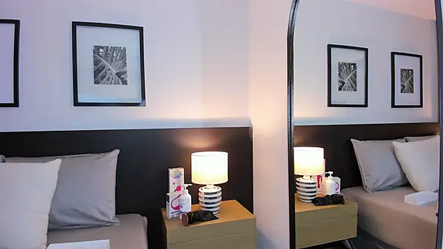 Snapshot of vi_anaya chatting on February 17, 2026, 12:01 pm vi anaya online show from February 17, 2026, 12:01 pm