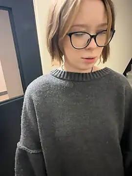 Snapshot of Alexandria_Balenciaga chatting on February 18, 2025, 10:14 pm Alexandria Balenciaga online show from February 18, 2025, 10:14 pm