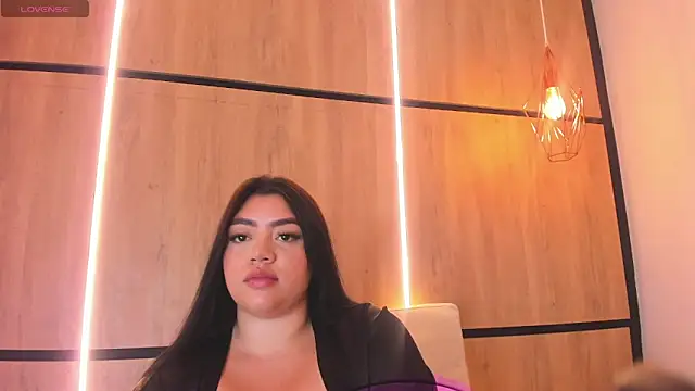 Snapshot of ashlyn_parker chatting on December 17, 2025, 6:36 pm ashlyn parker online show from December 17, 2025, 6:36 pm