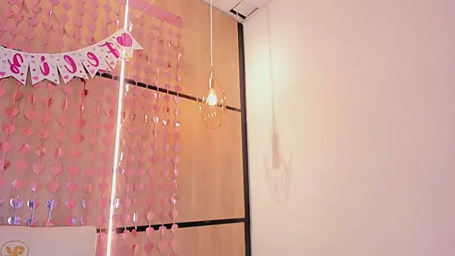 Snapshot of ashlyn_parker chatting on February 14, 2026, 7:54 pm ashlyn parker online show from February 14, 2026, 7:54 pm