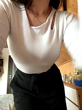 Snapshot of mewKate chatting on November 2, 2025, 11:56 am mewKate online show from November 2, 2025, 11:56 am