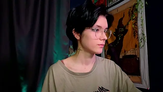 Snapshot of Hyeon_Jin chatting on January 4, 2025, 9:31 pm Hyeon Jin online show from January 4, 2025, 9:31 pm