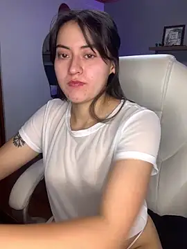 Camila pinkk online show from February 27, 2025, 4:32 pm