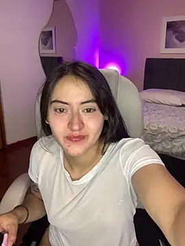 Camila pinkk online show from March 5, 2025, 5:50 pm