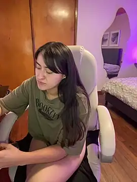 Camila pinkk online show from March 15, 2025, 5:37 pm