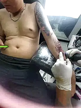 Snapshot of the_queen_of_street chatting on February 27, 2025, 9:25 pm the queen of street online show from February 27, 2025, 9:25 pm