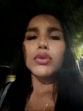 Snapshot of the_queen_of_street chatting on November 22, 2025, 4:00 am the queen of street online show from November 22, 2025, 4:00 am