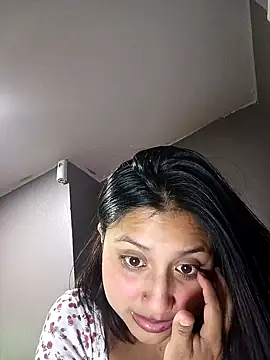 Snapshot of Adrianisx chatting on February 4, 2025, 6:04 am Adrianisx online show from February 4, 2025, 6:04 am