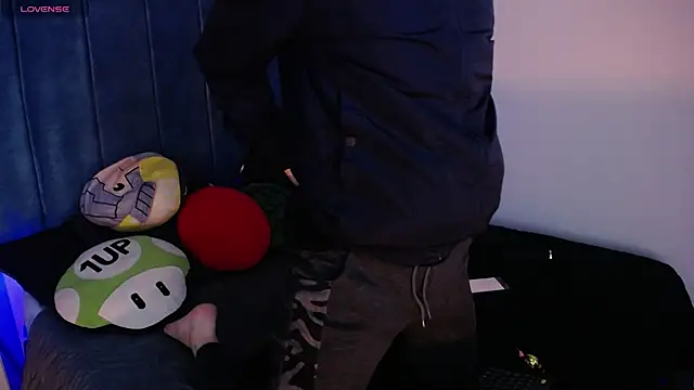 Snapshot of AlecLightwood_ chatting on January 7, 2025, 2:41 pm AlecLightwood online show from January 7, 2025, 2:41 pm