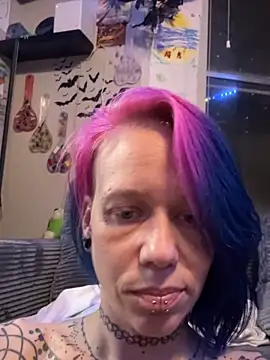 Snapshot of trashbrat chatting on March 9, 2026, 5:55 am trashbrat online show from March 9, 2026, 5:55 am