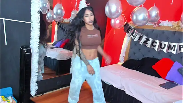 Snapshot of Charlot_Vega_ chatting on January 5, 2026, 5:27 pm Charlot Vega online show from January 5, 2026, 5:27 pm