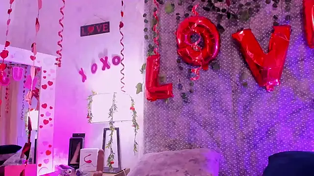 VeronicaOlson  online show from February 14, 2025, 4:47 am