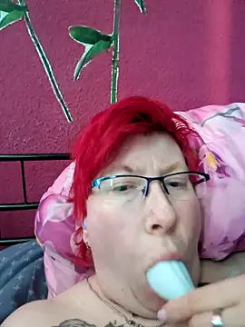 Snapshot of KleeneHeidi411 chatting on March 18, 2025, 2:15 pm KleeneHeidi411 online show from March 18, 2025, 2:15 pm