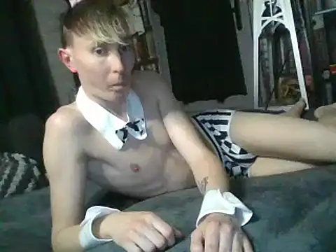 Slytherin-Boy009 online show from January 12, 2025, 5:33 pm