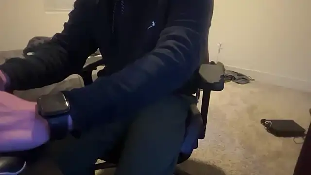 Snapshot of zadddy781 chatting on December 15, 2025, 2:05 am zadddy781 online show from December 15, 2025, 2:05 am