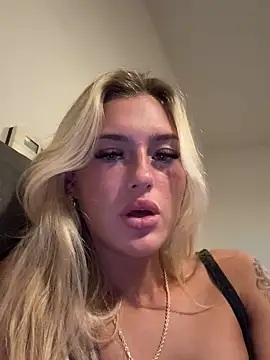 PrettyPrincess69x online show from March 11, 2025, 10:20 pm