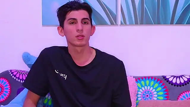 Snapshot of Ana_and_Leo chatting on January 19, 2026, 2:21 pm Ana and Leo online show from January 19, 2026, 2:21 pm