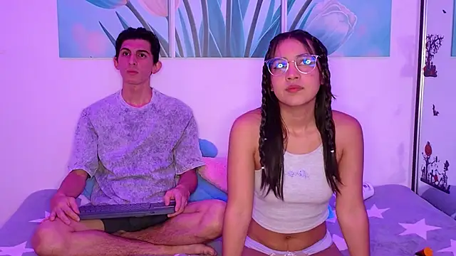 Snapshot of Ana_and_Leo chatting on February 24, 2026, 3:43 pm Ana and Leo online show from February 24, 2026, 3:43 pm