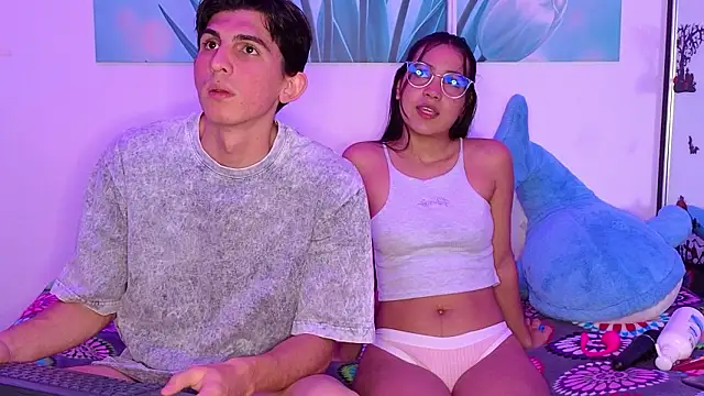 Snapshot of Ana_and_Leo chatting on March 8, 2026, 4:22 pm Ana and Leo online show from March 8, 2026, 4:22 pm