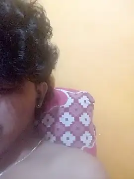 CosmicEmuu online show from October 14, 2025, 2:07 pm