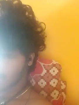 CosmicEmuu online show from March 9, 2026, 7:01 am