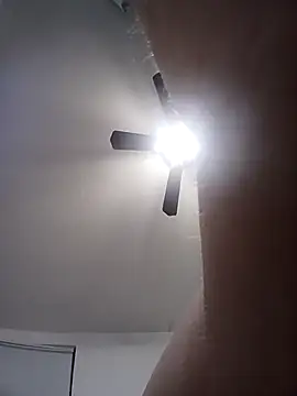 Snapshot of jayjay198080 chatting on December 21, 2025, 1:40 pm jayjay198080 online show from December 21, 2025, 1:40 pm