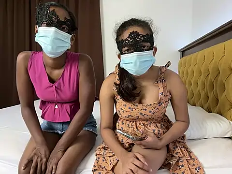 Snapshot of Tatoo_girl chatting on March 16, 2025, 8:32 am Tatoo girl online show from March 16, 2025, 8:32 am