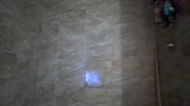 Snapshot of AverageRose chatting on February 21, 2026, 6:36 am AverageRose online show from February 21, 2026, 6:36 am