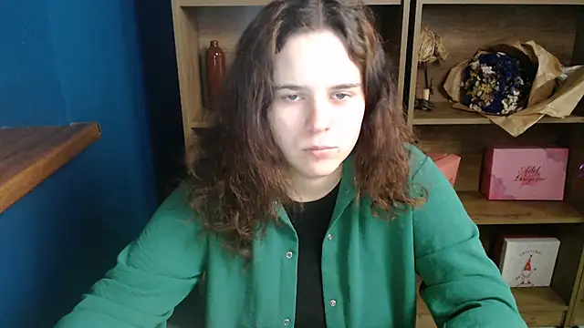 mini girly online show from October 18, 2025, 12:28 pm