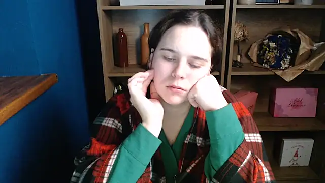 mini girly online show from October 20, 2025, 11:27 pm