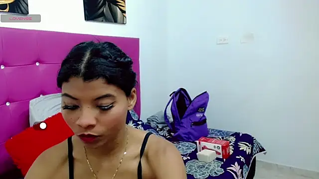 Snapshot of mia_grey01 chatting on February 18, 2025, 11:55 am mia grey01 online show from February 18, 2025, 11:55 am