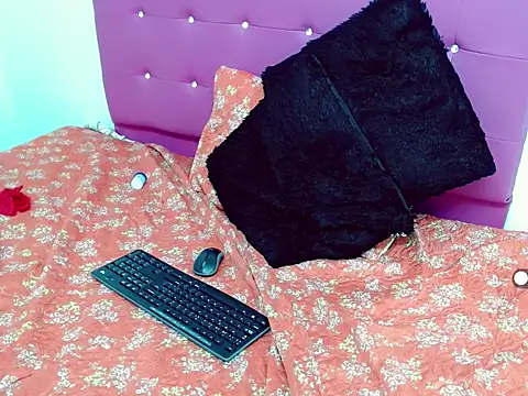 Snapshot of mia_grey01 chatting on February 25, 2025, 12:03 pm mia grey01 online show from February 25, 2025, 12:03 pm