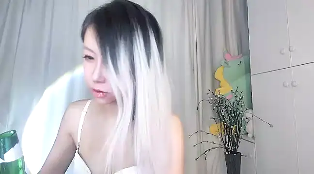 Snapshot of Ciri-CC chatting on January 31, 2025, 4:59 pm Ciri-CC online show from January 31, 2025, 4:59 pm