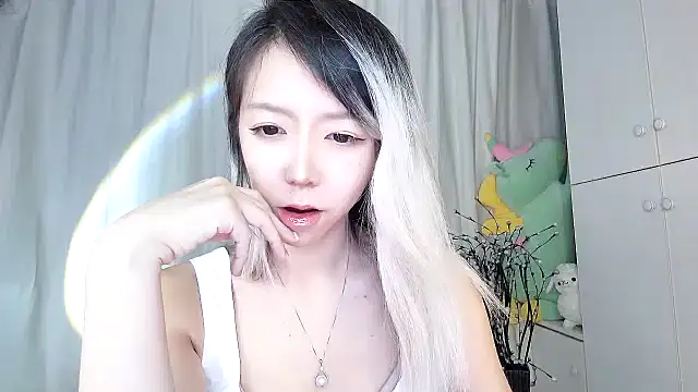 Snapshot of Ciri-CC chatting on February 27, 2025, 2:32 pm Ciri-CC online show from February 27, 2025, 2:32 pm