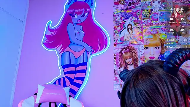 Snapshot of LaytonBox chatting on February 10, 2025, 6:42 am LaytonBox online show from February 10, 2025, 6:42 am